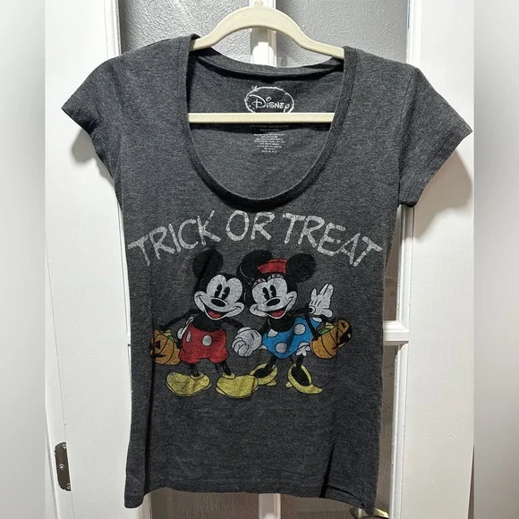 Disney Mickey and Minnie Trick or Treat T-Shirt - Picture 1 of 4